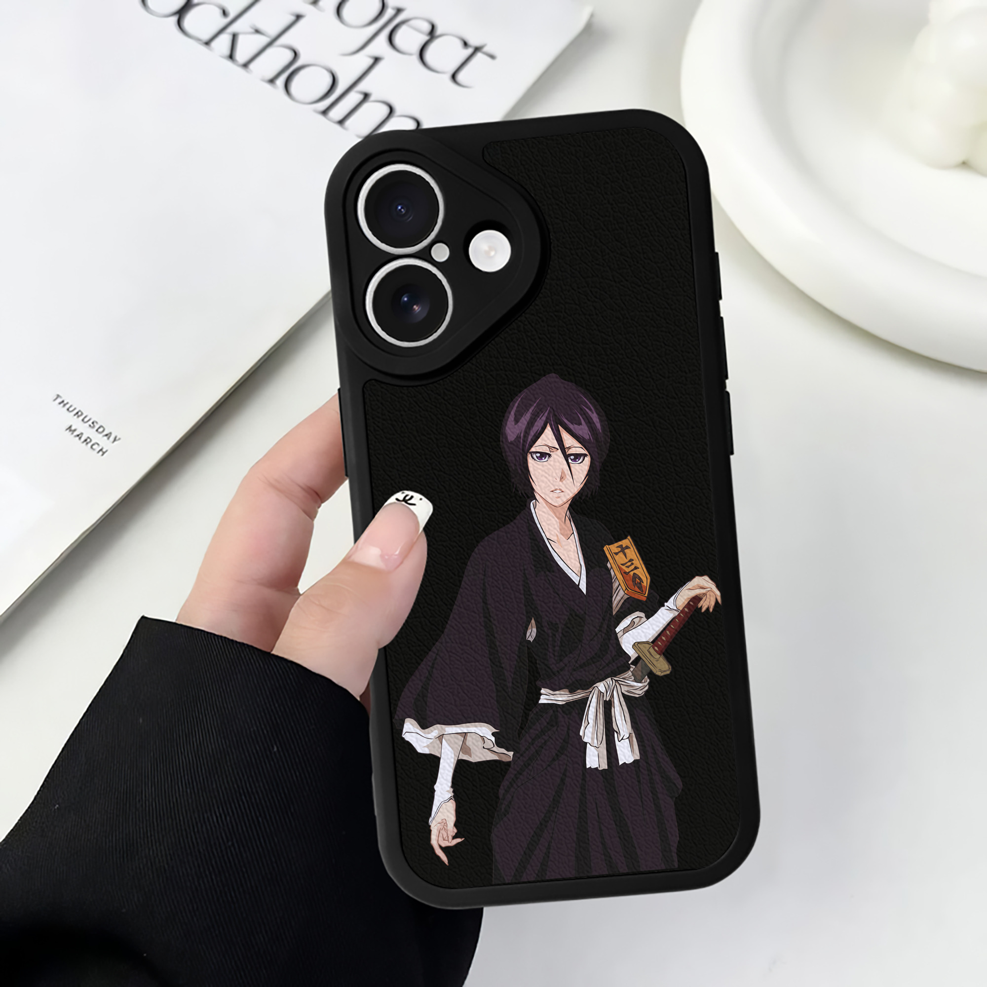 （画像用） ブリーチ 朽木ルキア BLEACH Kuchiki Rukia 【iPhone 16シリーズ対応】シリコンスマホケース（レザー調） 材質：シリコン